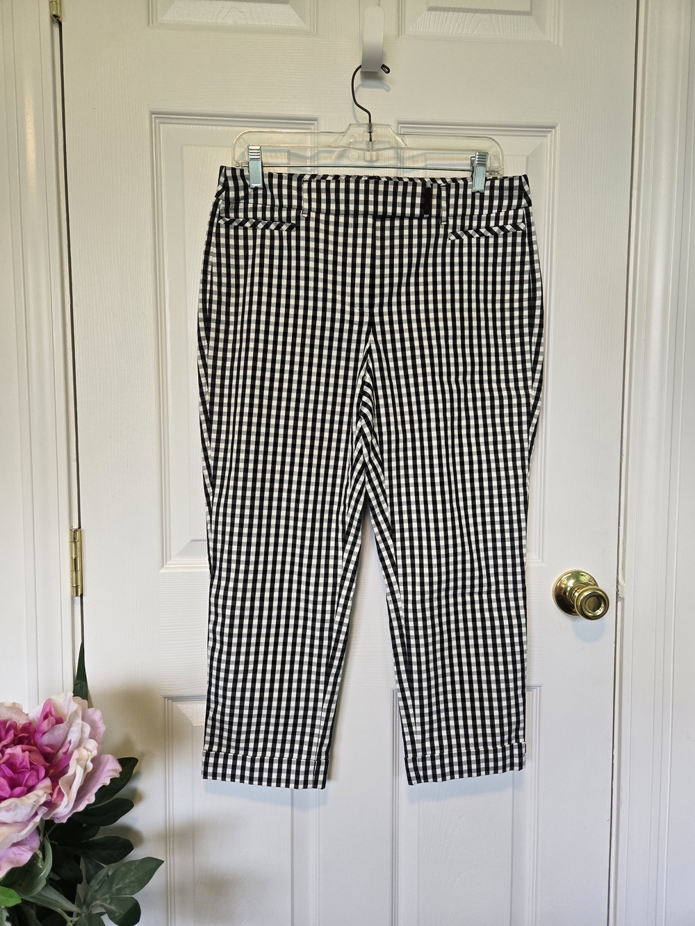 WHBM Black & White Gingham Cropped Pants